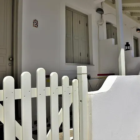 Ostria Aparthotel Adamantas (Milos)