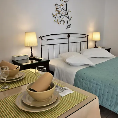 Ostria Studios 2* Adamantas (Milos)