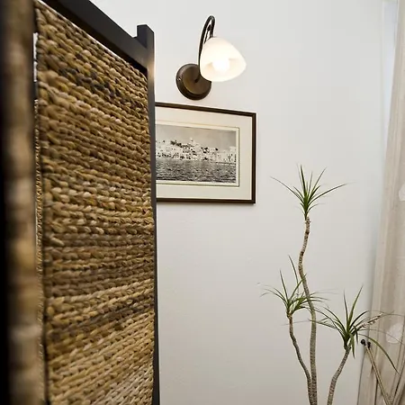 Ostria Hotel apartamentowy Adamantas (Milos)