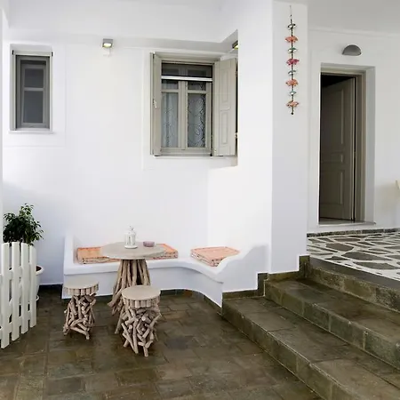 Ostria Aparthotel Adamantas (Milos)