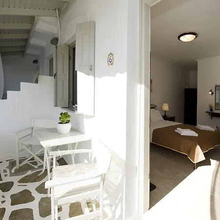 Hotel apartamentowy Ostria Adamantas (Milos)