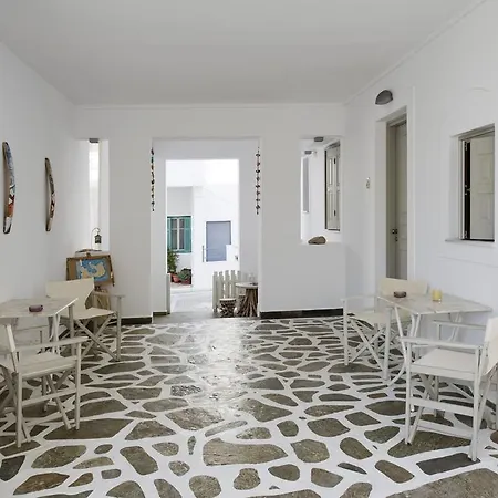 Ostria Studios Aparthotel 2*