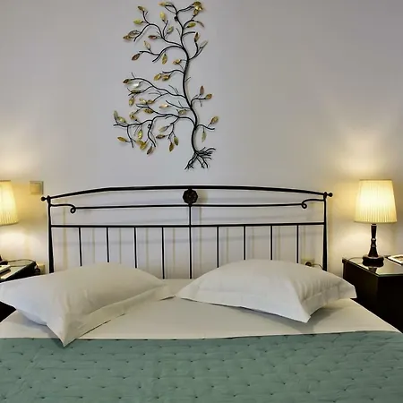 Ostria Hotel apartamentowy Adamantas (Milos)