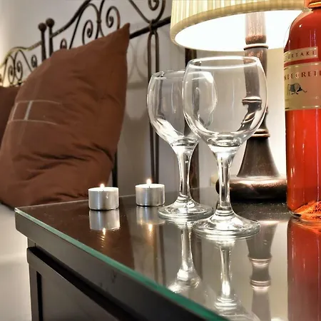 Ostria Studios Aparthotel 2*