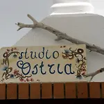 Ostria Adamantas (Milos)