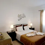 Ostria Apart Otel Adamantas (Milos)