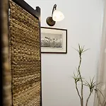 Ostria Lägenhetshotell Adamantas (Milos)