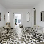 Ostria Studios Aparthotel 4*