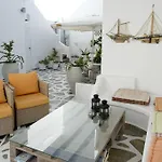 Ostria Studios Aparthotel Adamantas (Milos)