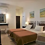 Aparthotel Ostria Studios 4*