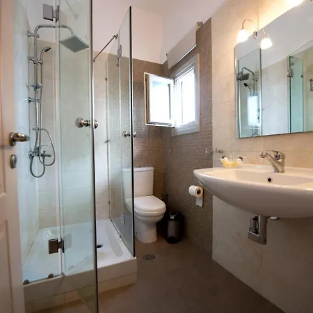 Aparthotel Ostria Adamantas (Milos)