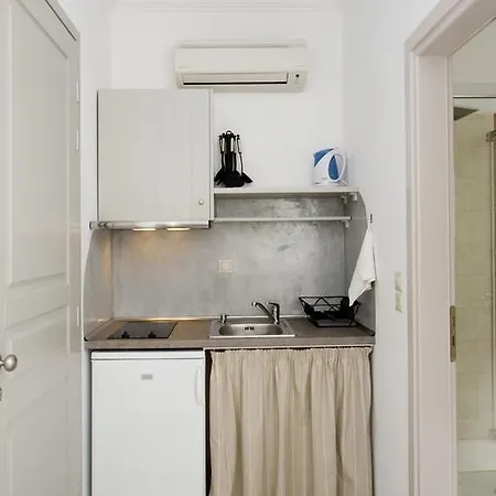 Ostria Adamantas (Milos)