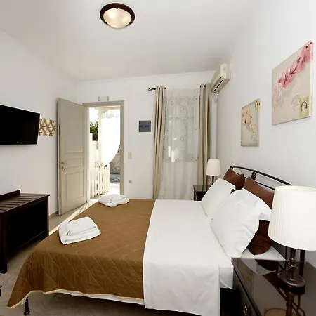 Ostria Adamantas (Milos)