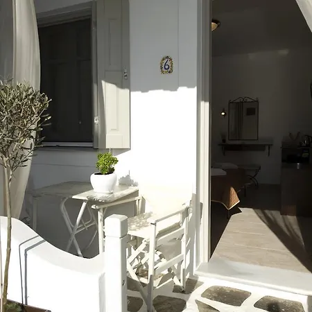 Ostria Studios 2* Adamantas (Milos)