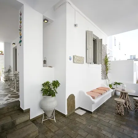 Ostria Adamantas (Milos)