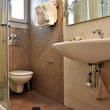 Ostria 4* Adamantas (Milos)