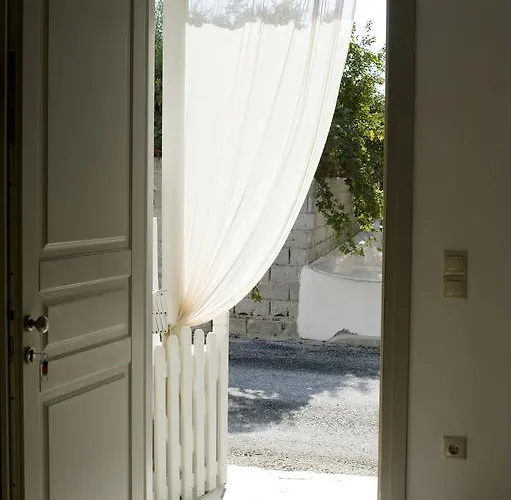 Apartmanhotel Ostria Adámasz