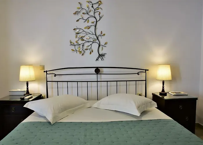 Ostria Apartahotel Adamantas (Milos)