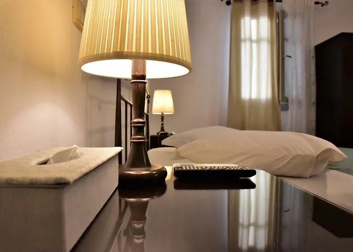 Ostria Adamantas (Milos)